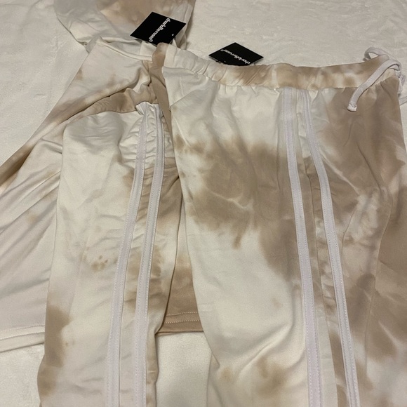 Matching top and bottom, never worn, brand new with tag - Picture 5 of 5